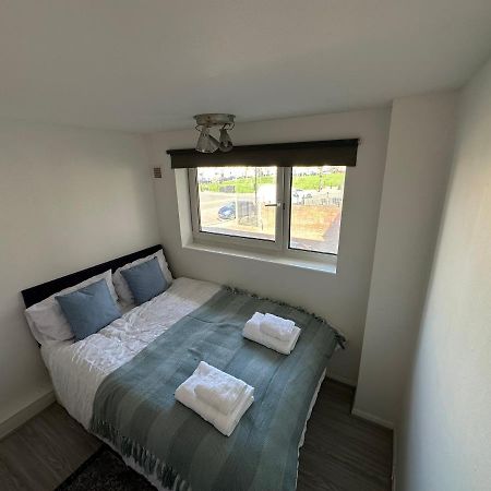 Cozy Room For Single Use 런던 외부 사진